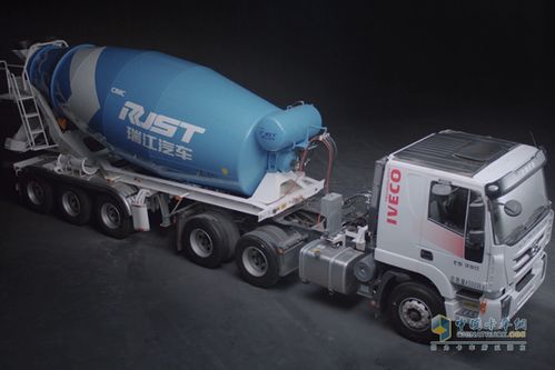 兩位大佬直播帶貨 紅巖瑞江攪拌半掛車助力攪拌運輸產品價值升級